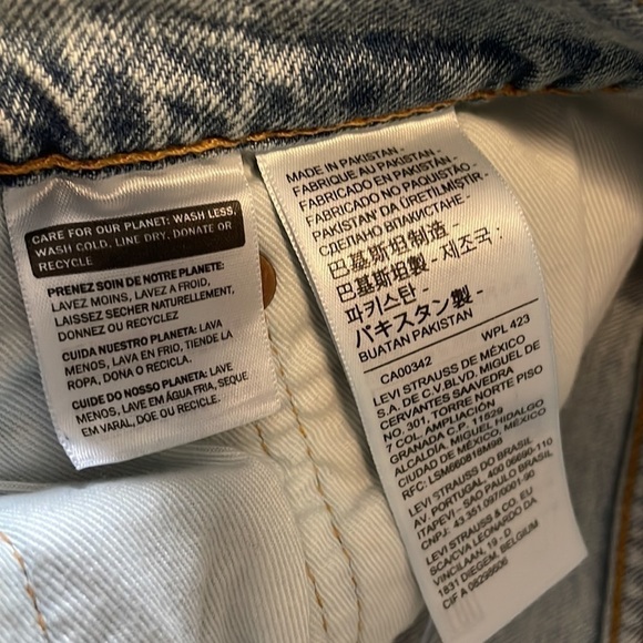 NEW Levi’s Men 511 Slim Jean Shorts 40 Light Wash Blue Distressed Stretch - Picture 11 of 16